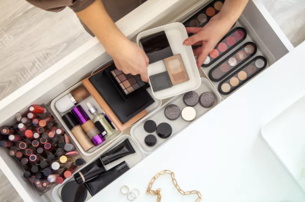 How to Organize Makeup in a Drawer